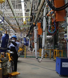 哈佛徐水工廠自動化生產線上的彈簧平衡器